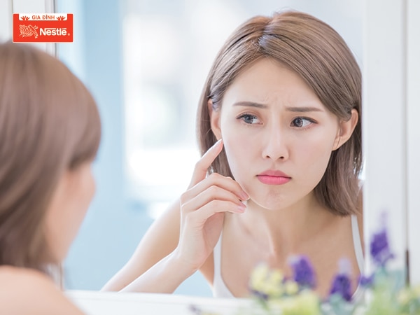 Vì sao thời tiết thay đổi lại gây mụn?
