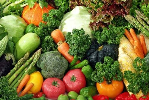 Giữ rau khô ráo trước khi cho vào tủ lạnh bảo quản