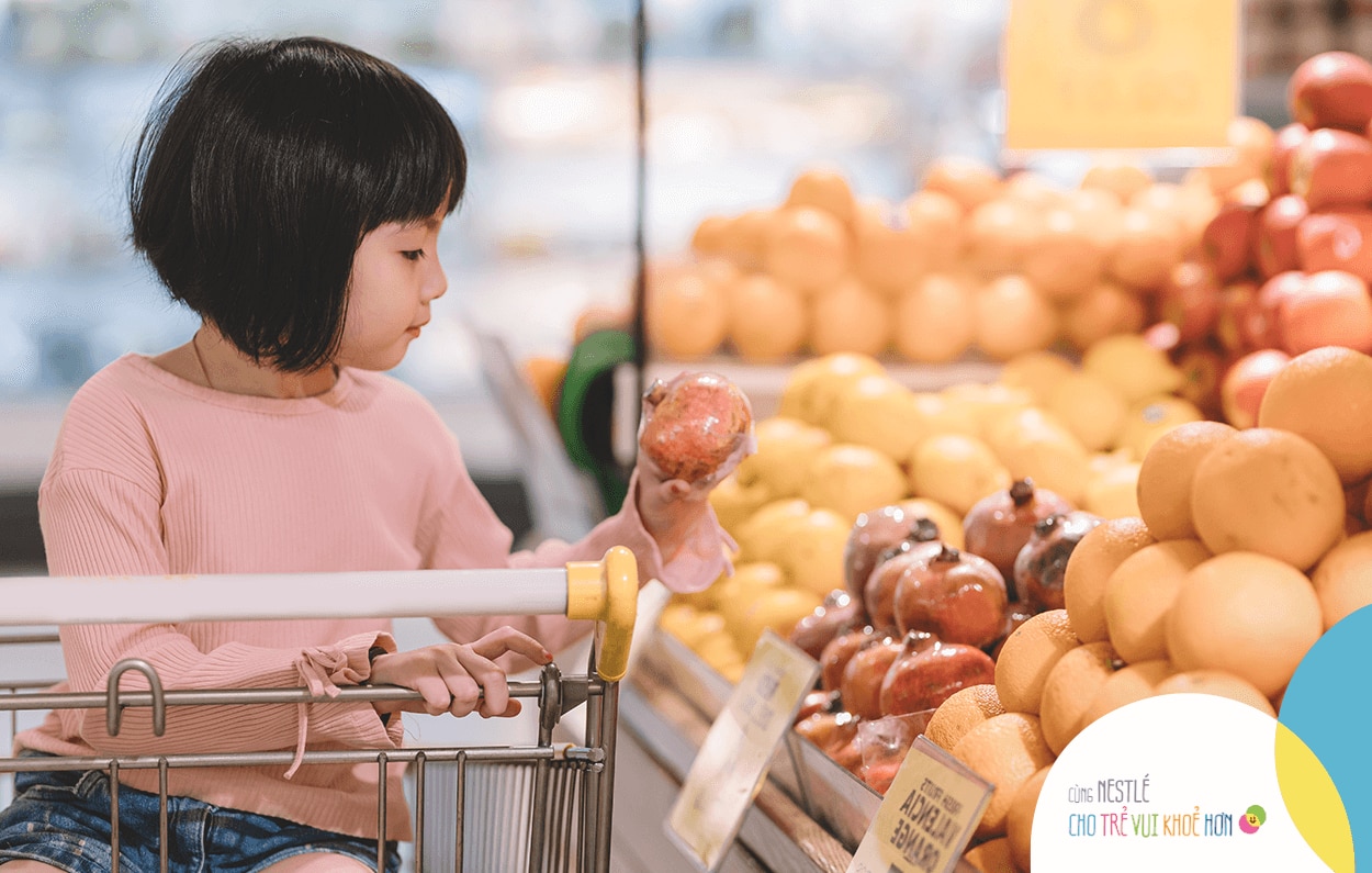 Cho bé yêu vào bếp giúp con học được nhiều điều hơn bạn tưởng đấy!